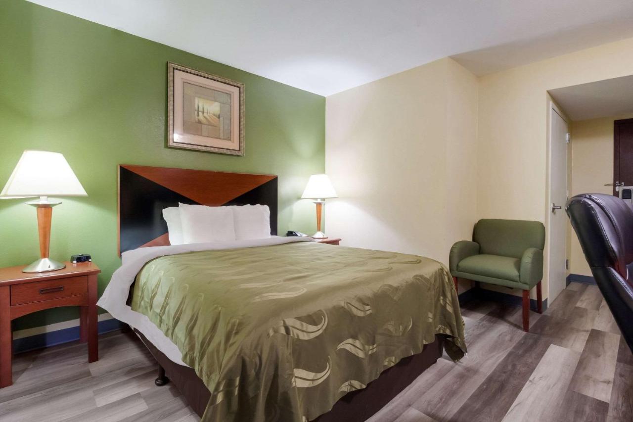 Quality - Houston East Inn Baytown