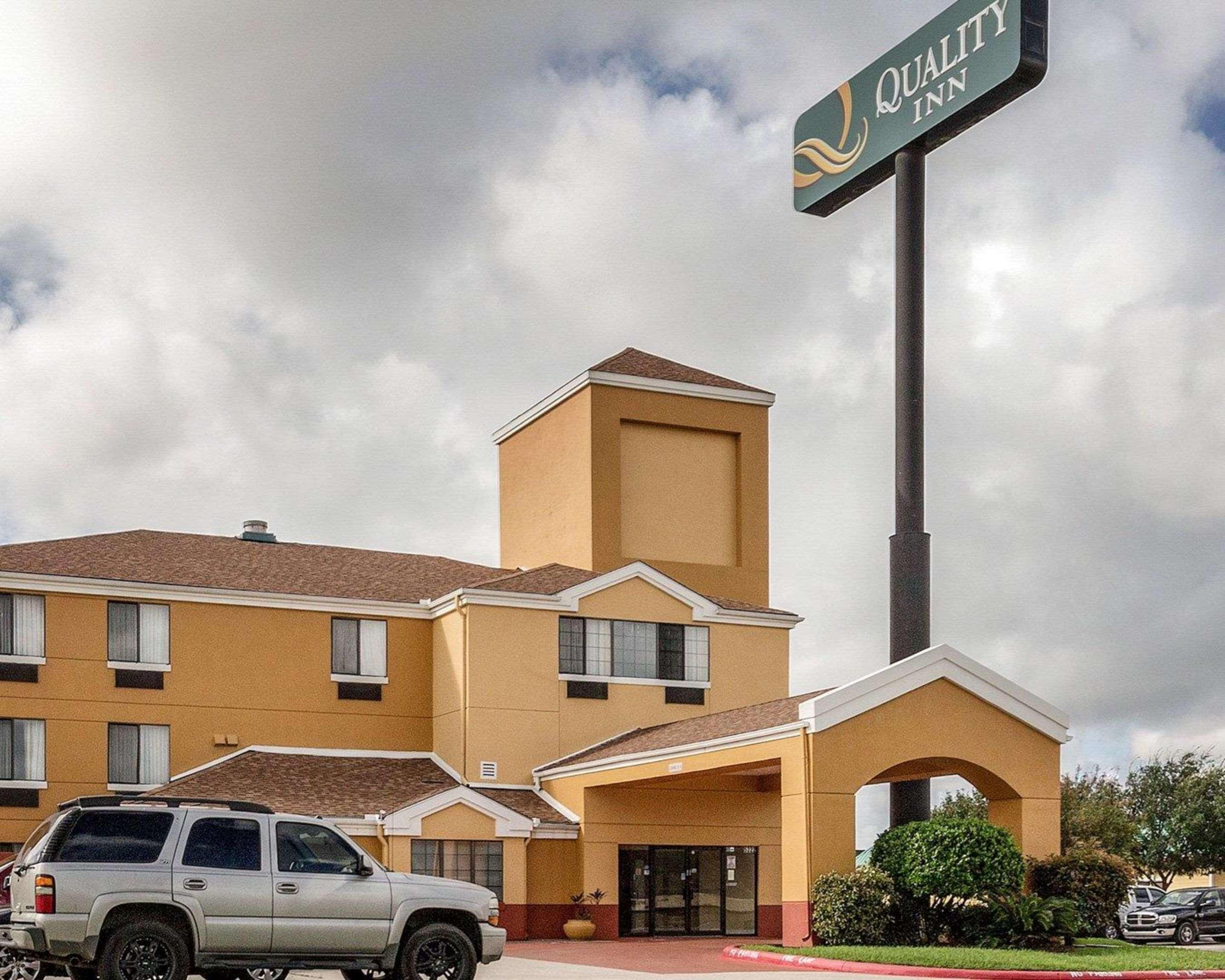 Quality - Houston East Inn 2*