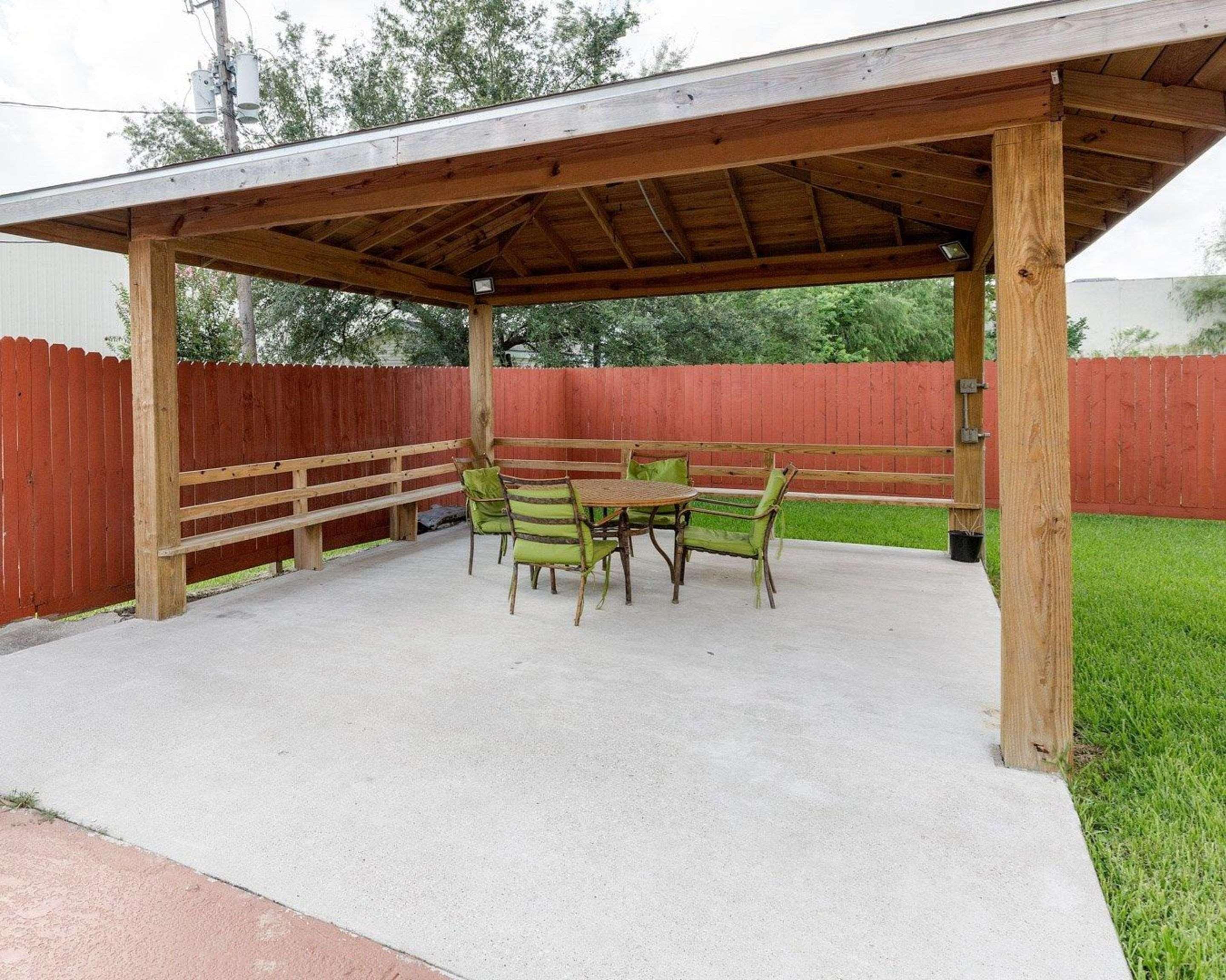 Inn Quality - Houston East Baytown