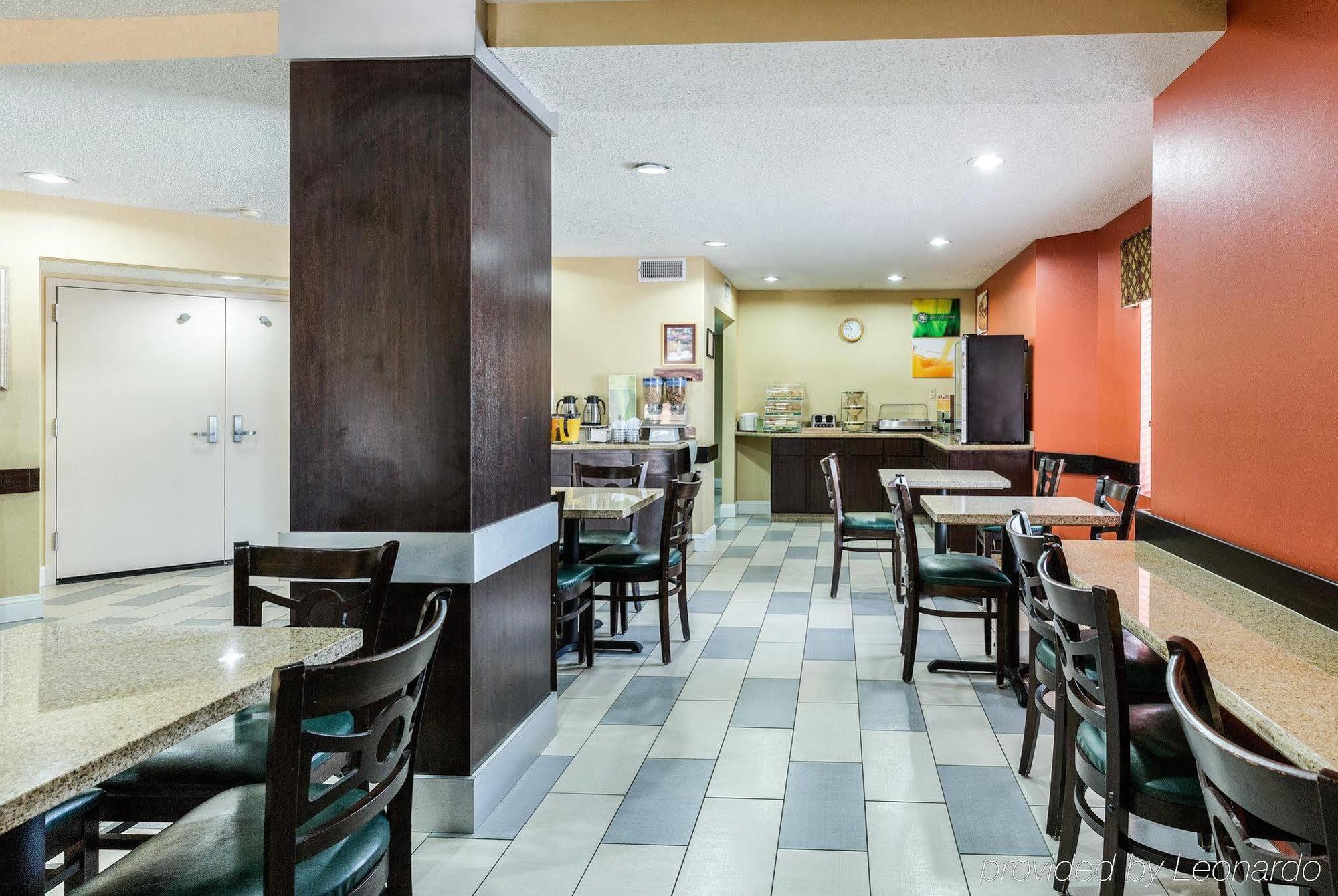 Quality - Houston East Inn 2*